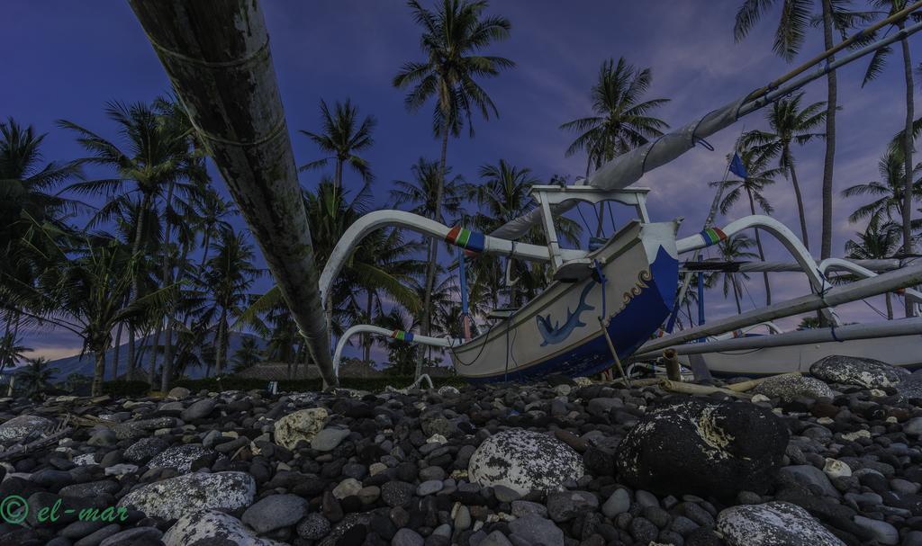 Kubu Indah Dive & Spa Resort Tulamben Pokoj fotografie